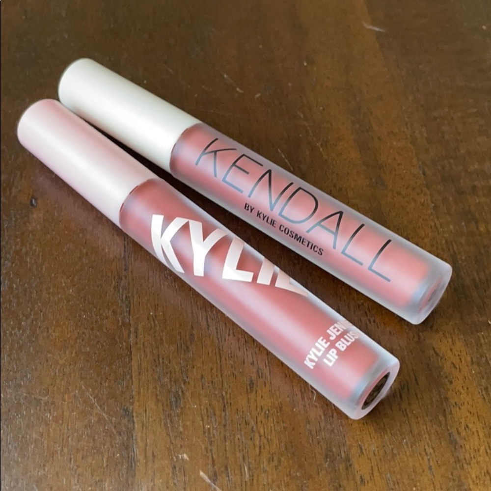 Kylie Lip Blush Bikini Bod & Sister Sister Kendall